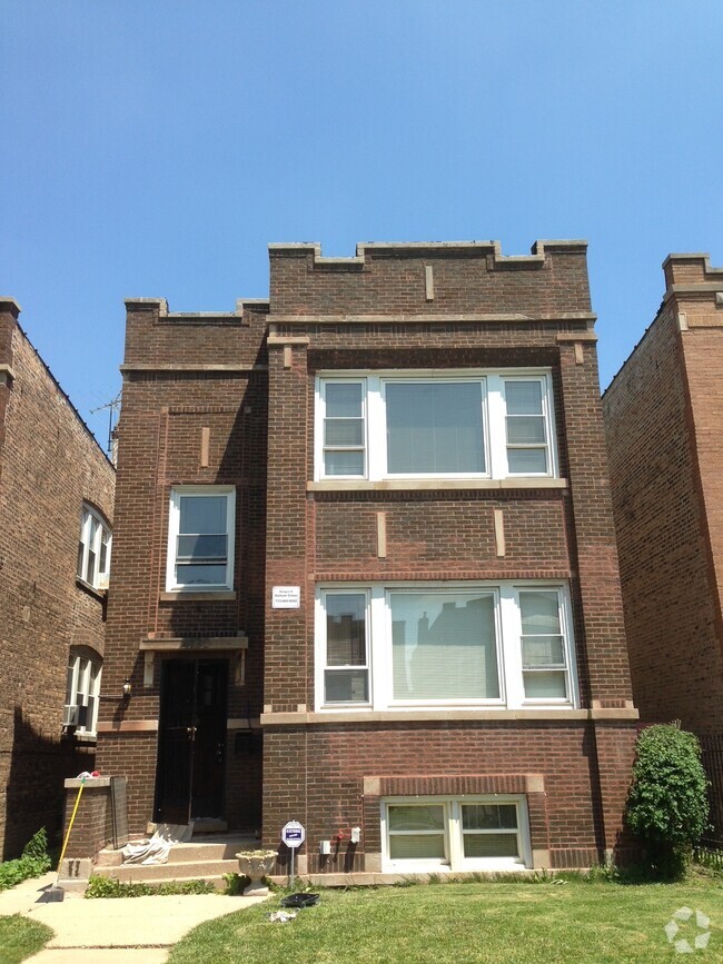 Building Photo - 4130 W Nelson St