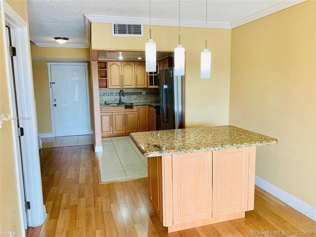 Foto del edificio - 9351 Fontainebleau Blvd