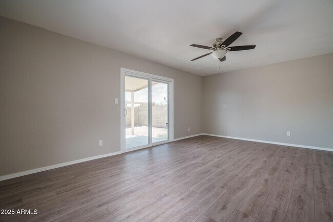 Foto del edificio - 9509 W Pierce St