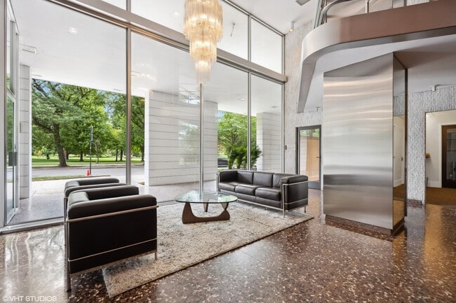 Foto del edificio - 1555 N Dearborn Pkwy