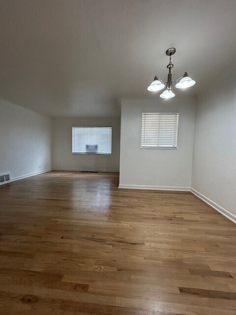Foto del edificio - Available now! Spacious living room. Newly...