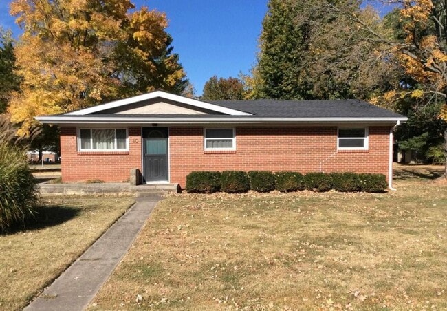 Building Photo - 10 Homestead Dr