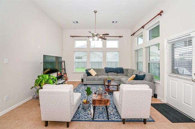 Building Photo - 26515 Grey Sparrow Dr