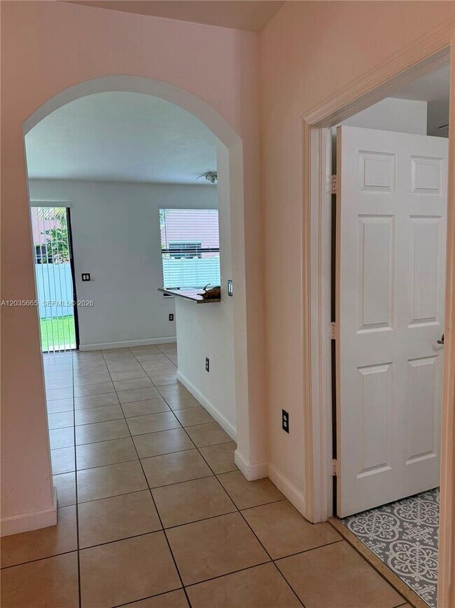 Foto del edificio - 3467 W 89th Terrace