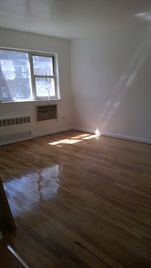 Foto del edificio - 2165 E 18th St