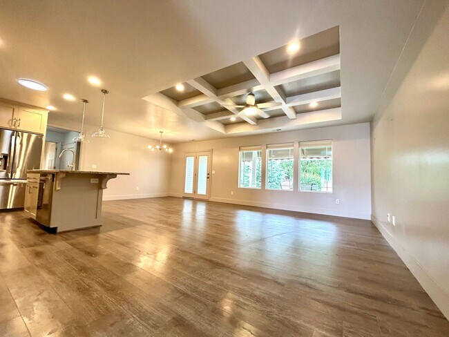 Foto del edificio - Lovely Single Family House Available!!!!