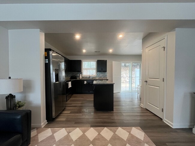 Building Photo - Spacious Townhome Located Minutes From Downtown Greenville!