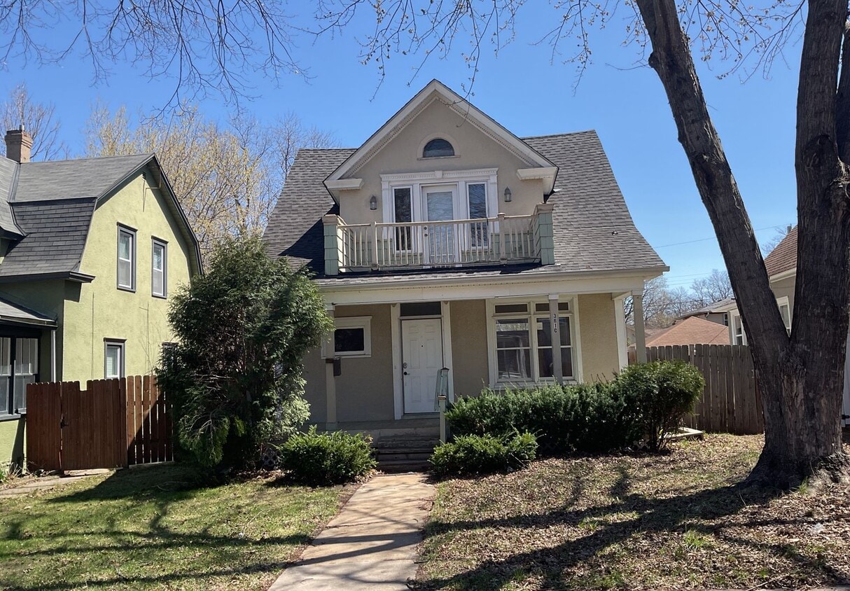 Primary Photo - Updated 2 bedroom 2 bath in Mpls