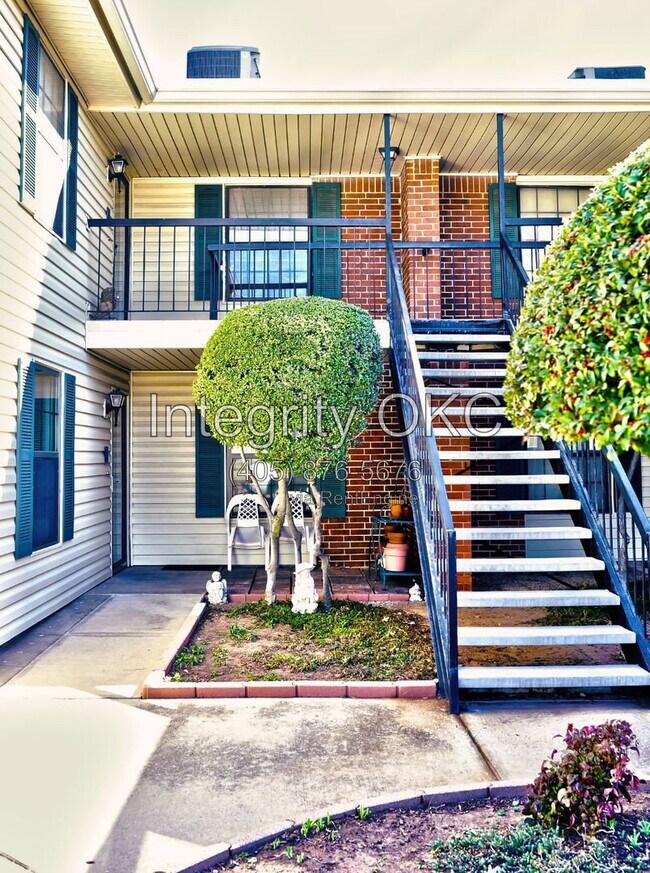 Building Photo - 4400 Hemingway Dr