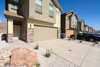 Building Photo - 5926 Challenger Way