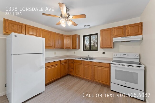 Building Photo - 1398 Lonsdale Ave