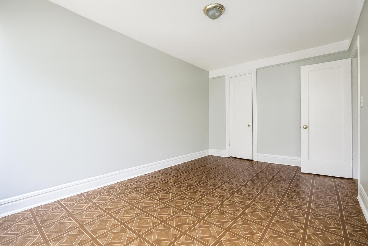 Building Photo - 65 W 192nd St