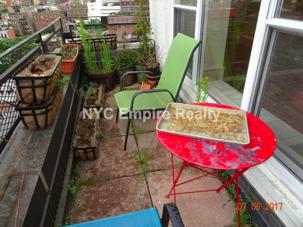 Primary Photo - 33 Greenwich St