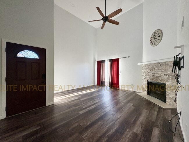 Foto del edificio - 1981 N Terraza de la Cienega