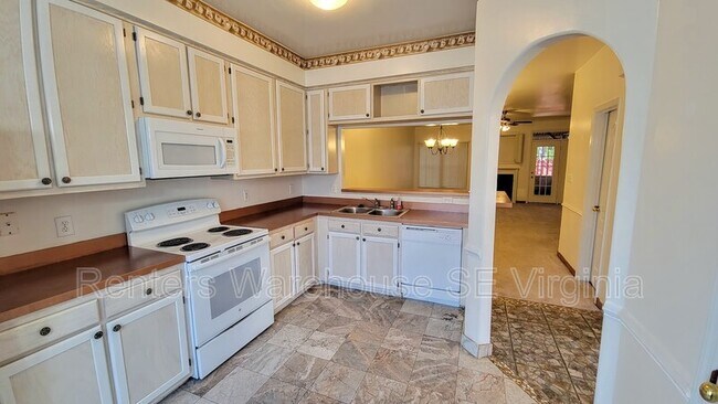 Foto del edificio - 2586 Hartley St