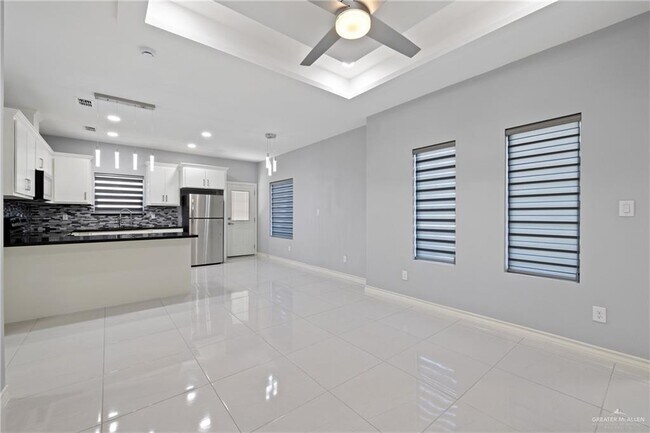 Foto del edificio - 27 Indian Creek Ave