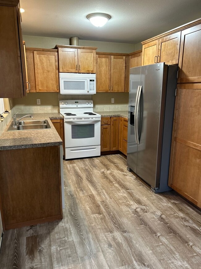 Building Photo - Townhouse for Rent in North Spokane