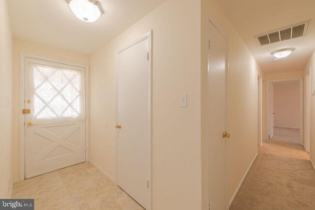 Building Photo - 3301 Pinefield Ln