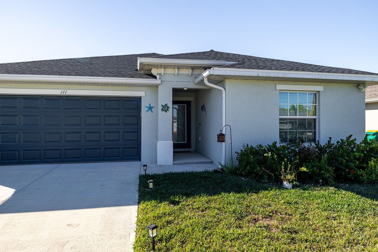 Primary Photo - 111 Naomi Pl