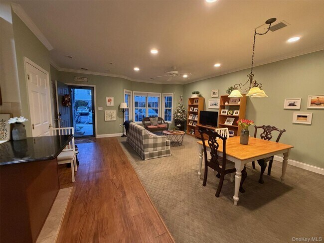 Foto del edificio - 117 Pond View Dr