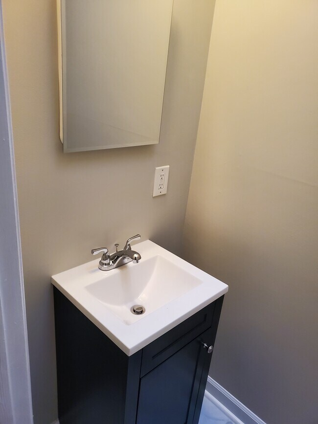 1/2 bath - 3818 Cason St