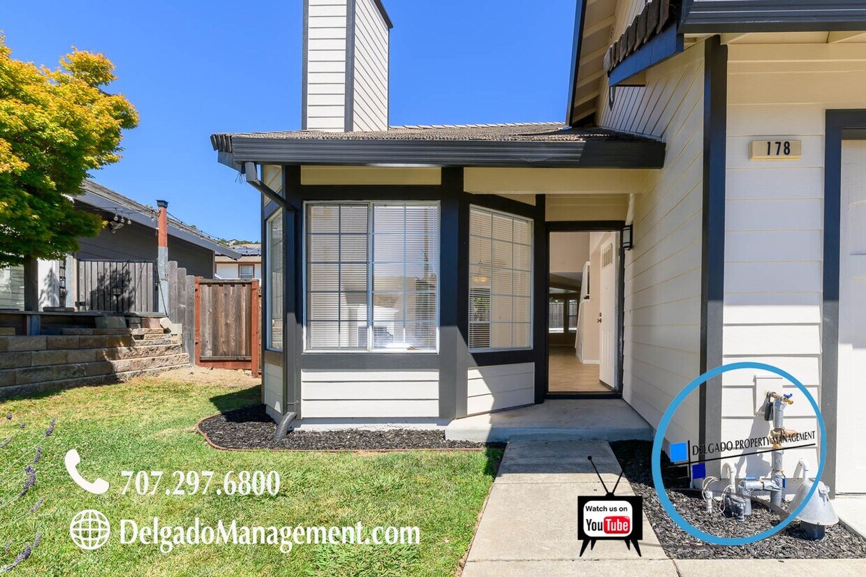 Foto principal - Completely remodeled Glen Cove 5 bed home