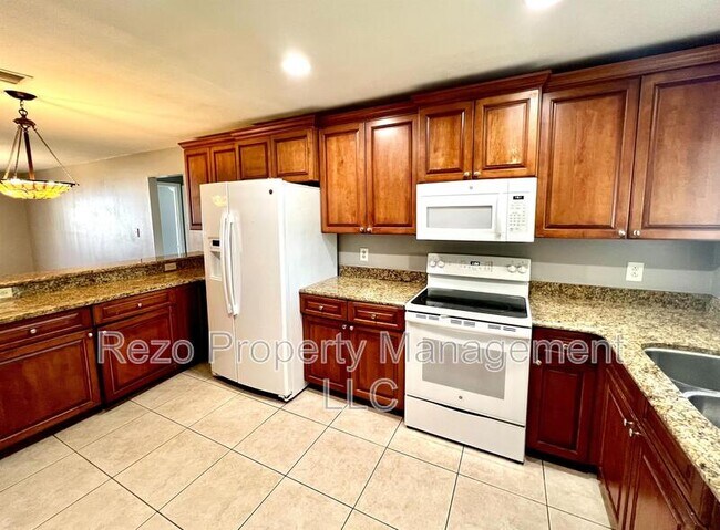 Foto del edificio - 5005 Lindsay Ct