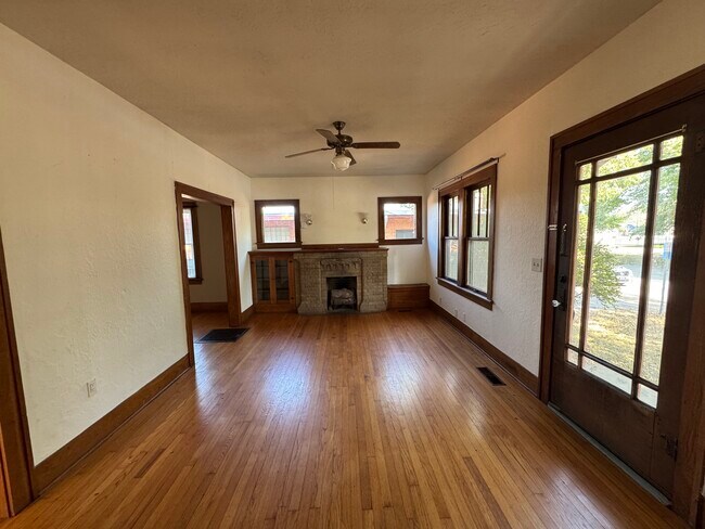 Foto del edificio - 512 S Crawford Ave