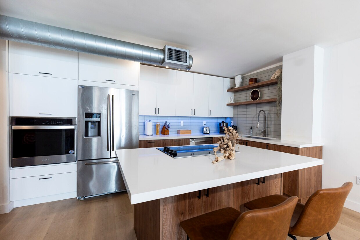 Foto principal - 6801 Indian Creek Dr