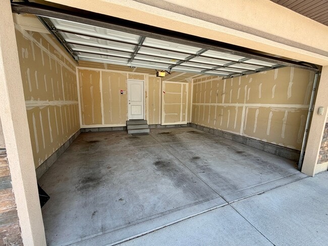 Building Photo - 3993 S 400 E