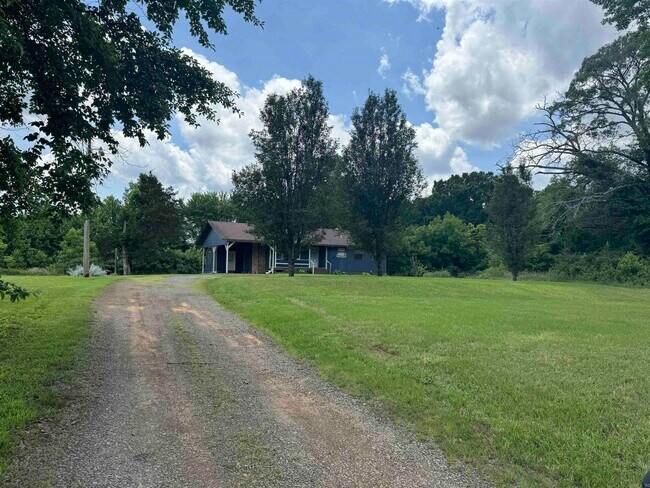 Building Photo - 102 Reed Rd