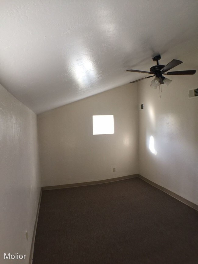 Building Photo - 509 Dodge St