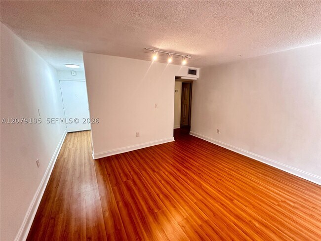 Building Photo - 2498 SW 17th St