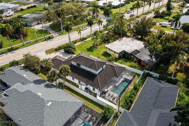 Foto del edificio - 10600 McGregor Blvd