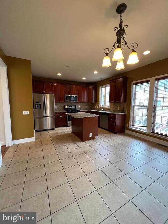 Building Photo - 3269 Fort Lincoln Dr NE