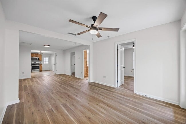 Building Photo - 2604 Canterbury St