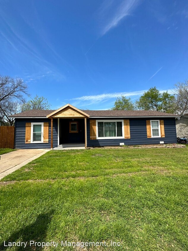 Primary Photo - 3 br, 1 bath House - 1012 Turner St.