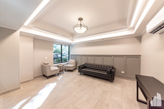 Foto del edificio - 950 W Leland Ave