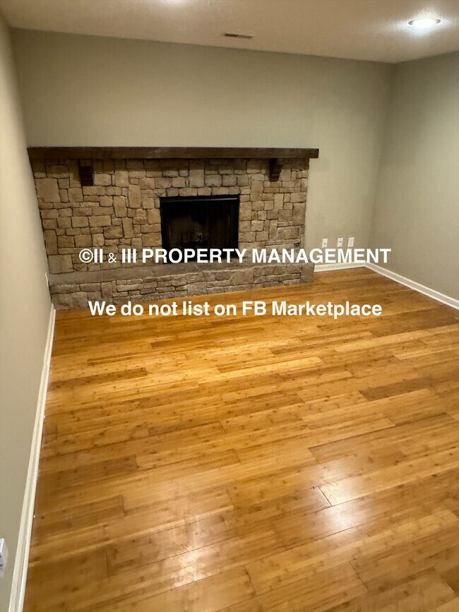 Foto del edificio - 1306 E 123rd Terrace