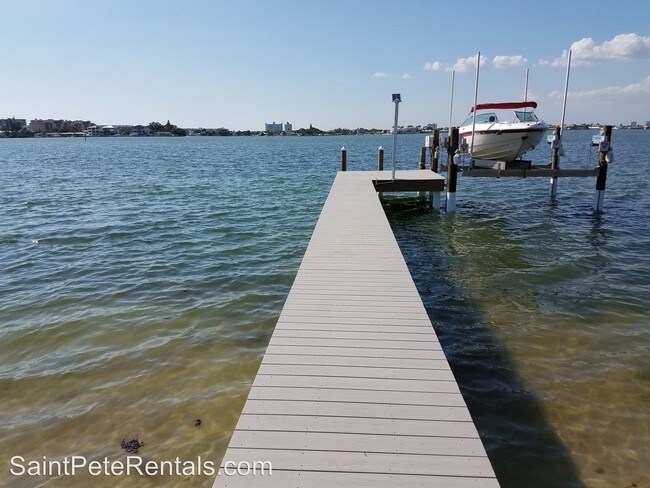 Building Photo - 1310 Boca Ciega Isle Dr