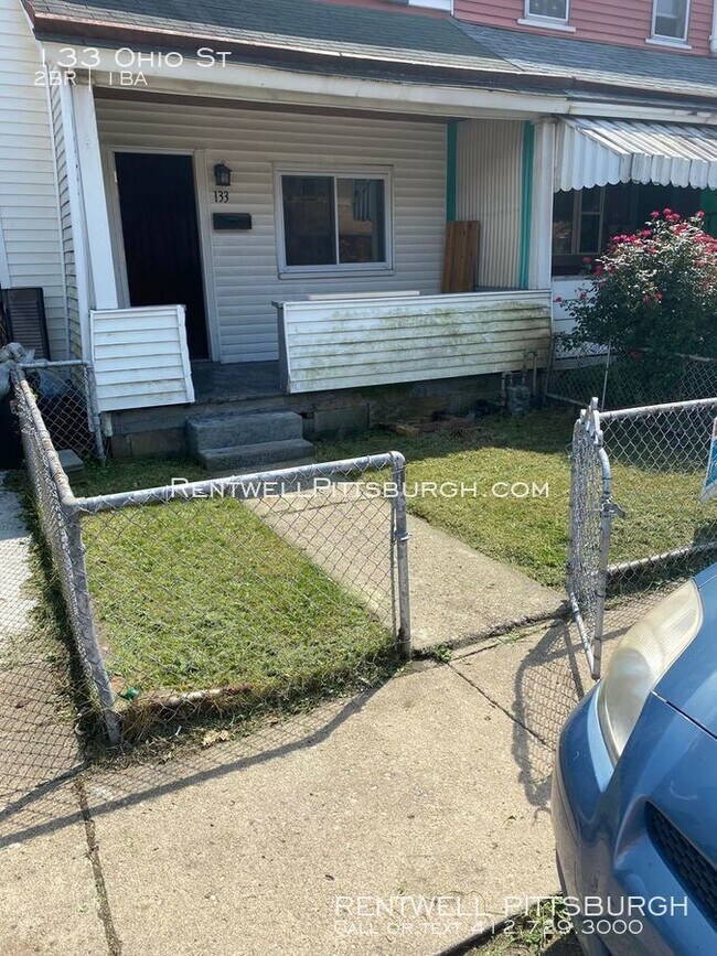 Building Photo - 2 bedroom row single in Mckeesrocks