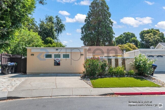 Building Photo - 2257 Goldcrest Cir