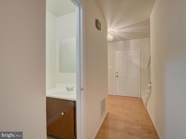 Foto del edificio - 9867 High Water Ct