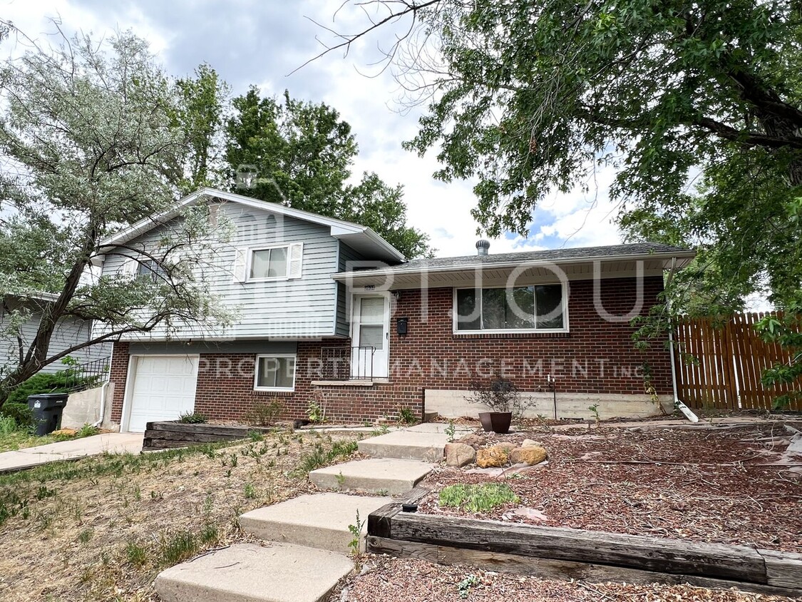 Foto principal - Tri-level Home with Newly Renovated Kitchen