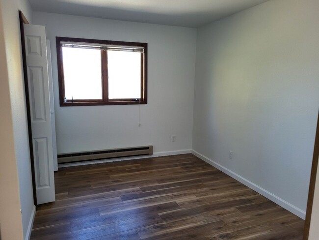 Building Photo - 4 Bedroom in desirable South Bozeman