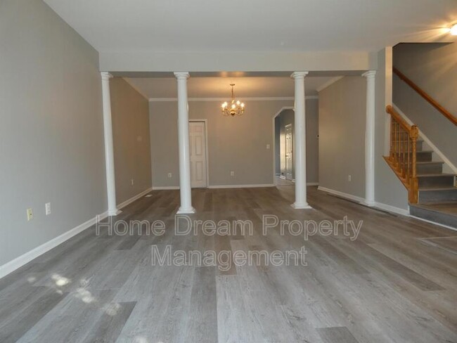 Foto del edificio - 703 Twin Brook Ln