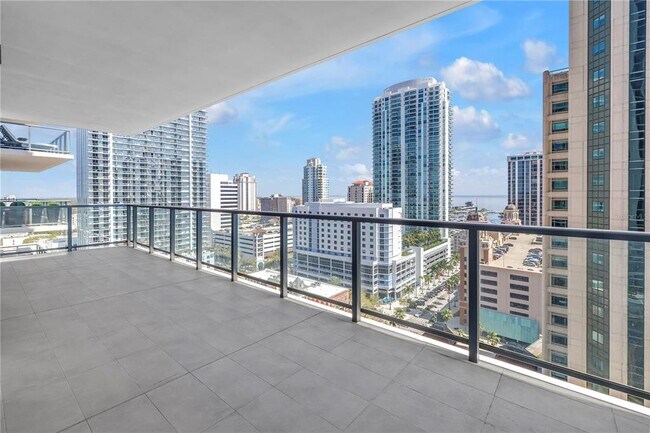 Foto del edificio - 275 1st Ave S