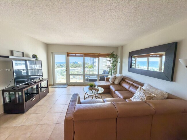 Foto del edificio - 111 N Pompano Beach Blvd
