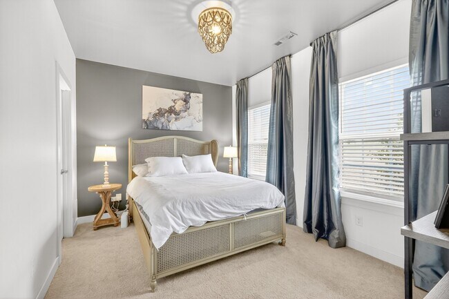 Foto del edificio - 1635 Lila Dr