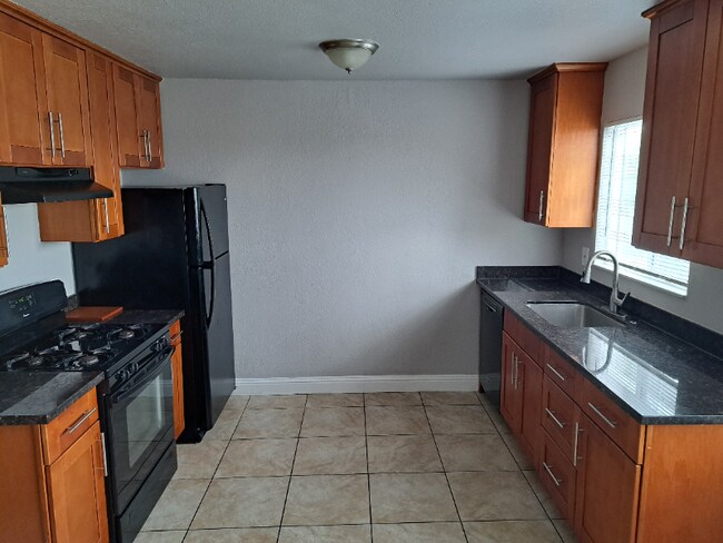 Foto del edificio - 2641 74th Ave